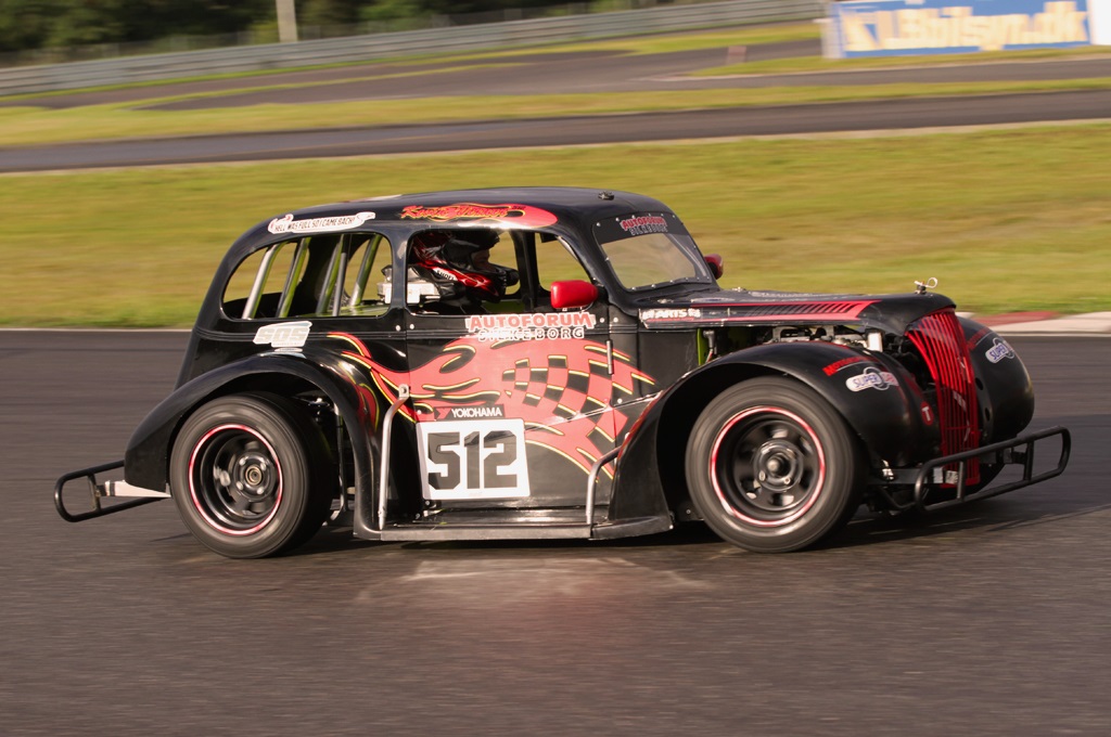 Banen var lidt våd under kvalifikationen.
(Foto: Motorsporten.dk)